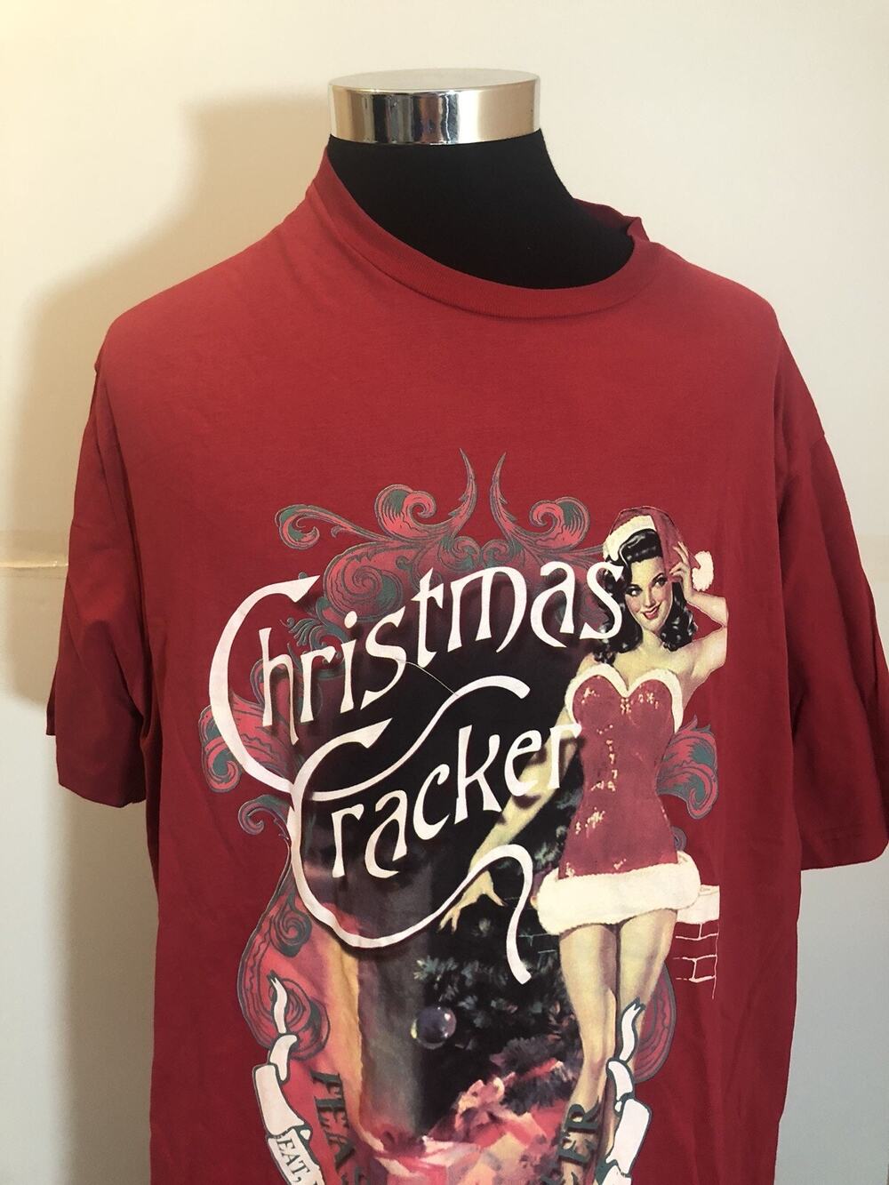 Joe Browns Shirt Mens 2XL Christmas Cracker Sexy Girl Print T-Shirt Red Santa N5